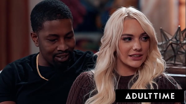 Perky tits babe has first swinger threesome 