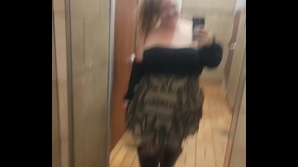 Bbw Shows Off New Outfit thumbnail