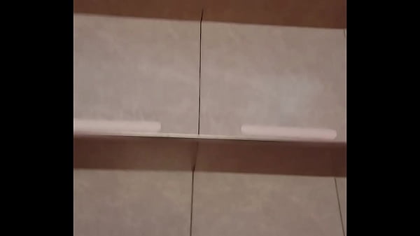 Nonton Mi Prima Me La Chupa Mientras La Familia Esta Abajo thumbnail