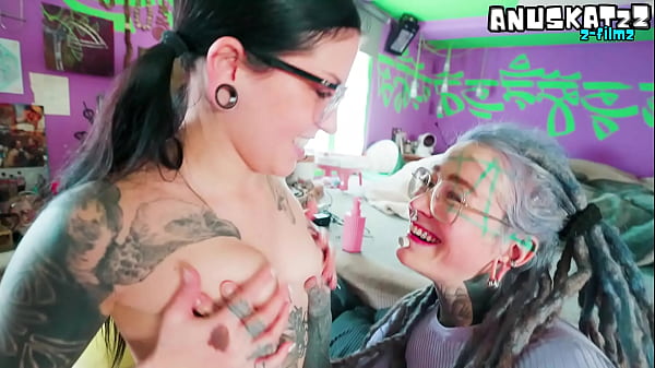 Pov Anal Threesome With Tattooed Dick And Thick Goth Babe! thumbnail