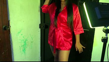 Nonton Modelo De Ropa Erotica Mamandosela Al Fotografo thumbnail