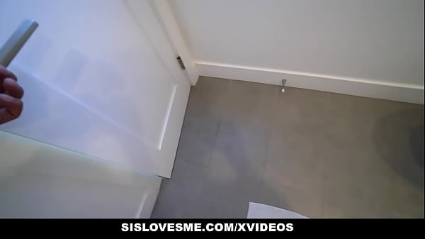 Jewelz n Natalie shares stepbros big cock 