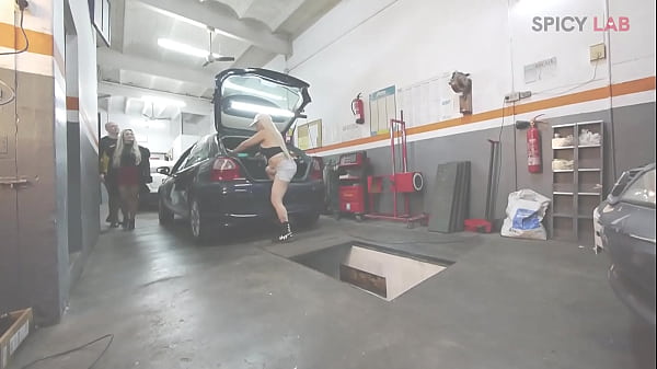 Nonton Anal In The Workshop With Two Horny Milf thumbnail