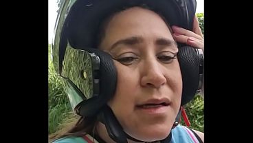 Me Masturbo Mientras Mi Hijastro Conduce thumbnail