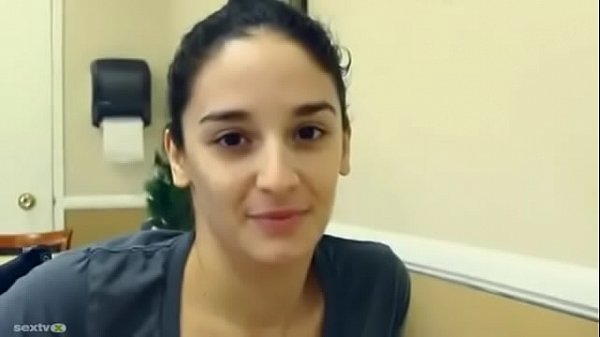 A Gostosa Modelo V. Num Gangbang thumbnail