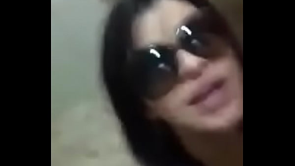 Nonton Vadia Pagando Boquete Em Festa Em 3! thumbnail