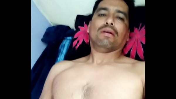 Nonton Una Mostrando Mi Rostro Con Algo De Bigote Y Barba thumbnail