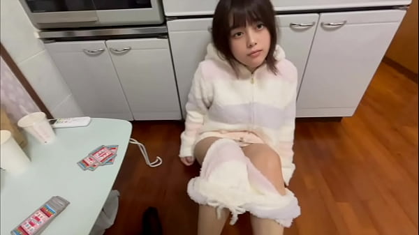 Nonton お泊まりに来たパジャマ姿の彼女にパンティー脱がせてリモバイでイカせて、最後は極太ちんこを挿れてお互いにイキまくりました&hellip; thumbnail