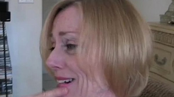 Milf Granny Lover Enjoys Her Orgasm thumbnail