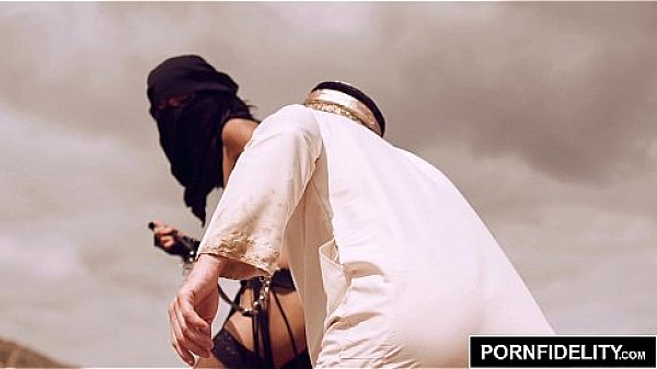 Nonton Pornfidelity Karmen Bella Captures White Cock thumbnail