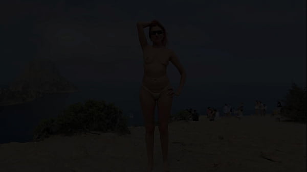 Nonton Naked In Public thumbnail