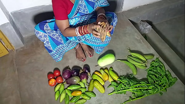 Nonton Indian Vegetables Selling Girl Hard Public Sex With thumbnail