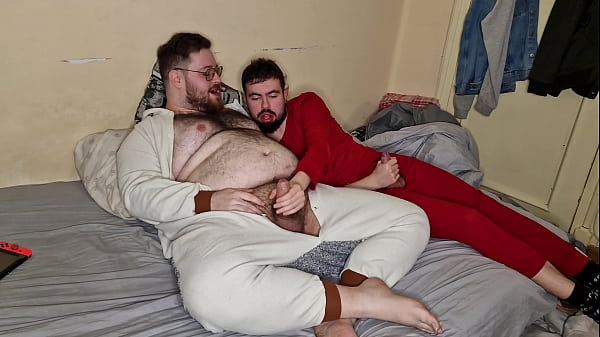 Osos Chup&aacute;ndose Las Pollas En Pijama (short Video) thumbnail