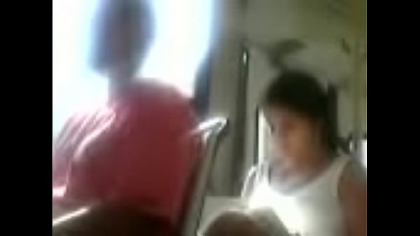 Play MP4 - PIERNONA EN FALDITA