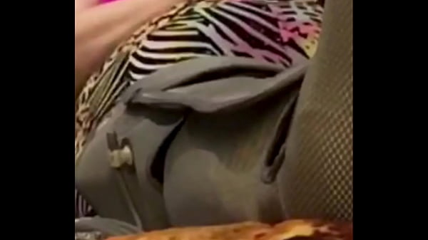 Nonton Foot Tens Compressions Therapies While On Cell Phone thumbnail