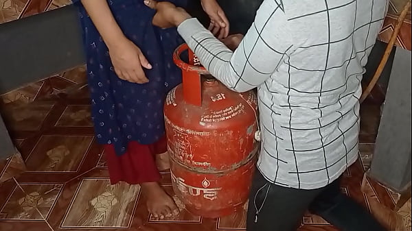 Nonton 2023 New Year, Solved The Problem Of Thirsty Sister-in-law's Pussy Along With Gas Cylinder, Fucked In The Kitchen thumbnail