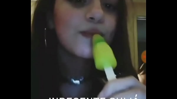 Joven de 18 a&ntilde_os se la chupa al helado5765