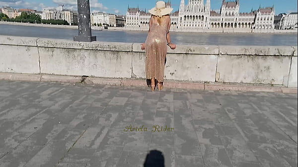 Arielarider – public transparent dres Budapest