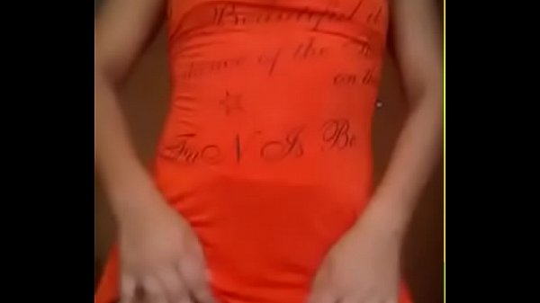 Eu Dan&ccedilando De Vestido Curto Mostrando A Calcinha