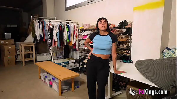 Nonton Moli Myers Loves Playing With And Teasing Her Own Assitant And Filming Herself Doing It thumbnail