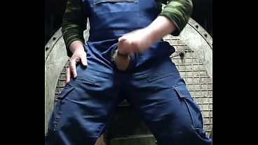 Спермовая шлюха сходит с ума от свежей кончи! Гей кончил дважды и дважды вылил сперму себе в рот и на лицо! thumbnail