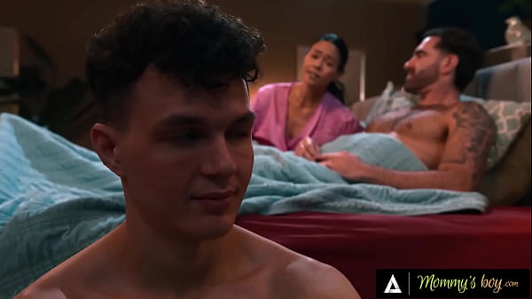 Milf Has Foursome With Stepbae thumbnail