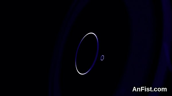 Nonton Lesbo Teen Gets Her Shaved Twat And Anus Fisted thumbnail