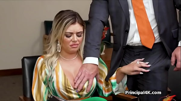 Nonton Latina Housewife Calls Home While Fucked From Behind thumbnail