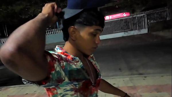 Continuation of the handjob session with Mitch Seangers. After a nighttime walk through the streets of Bogot&aacute;, Mr. Handjobs and Mitch move to a cozy apartment. They have a drink, settle down on a comfortable couch, and the action begins &mdash; cud 