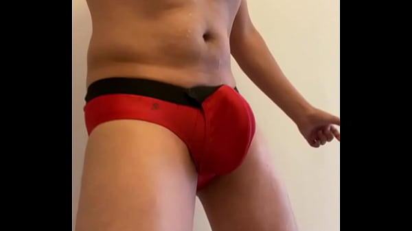 MASTURBANDOME Y VINIENDOME EN BÓ_XER ROJO