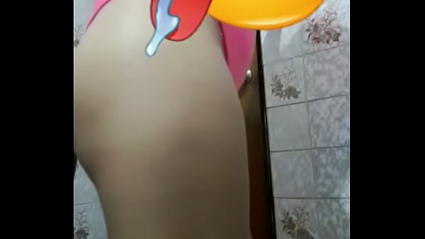 Mi ex mujer me muestra su culito