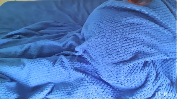 Nonton Golden-skinned Latina Babe's Slow Pussy Play thumbnail