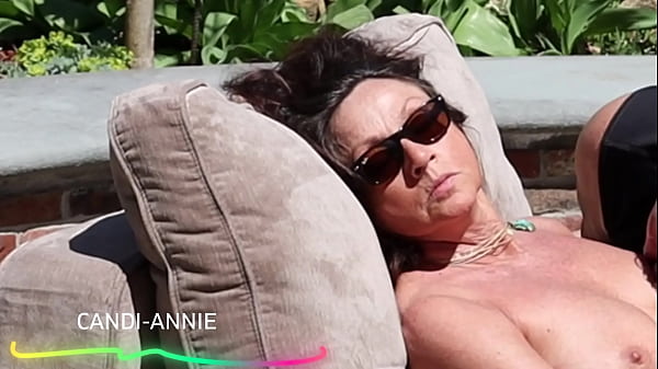 Nonton Sexy Outdoor Hotwife Milf Gilf Candi Annie Bi Gangbang Mmmf- Free Edition thumbnail