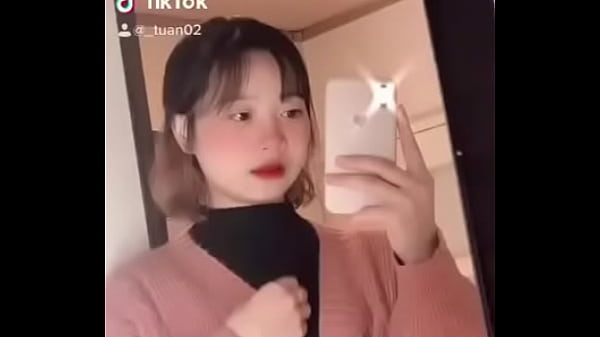 Nonton 可爱漂亮小姐姐 thumbnail