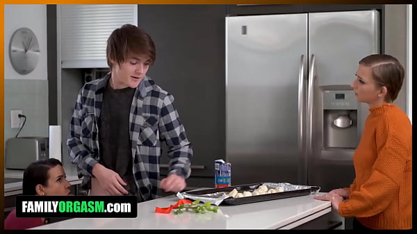 Nonton Raunchy Housewife Needs Her Stepdaughter To Make Happy Her Stepson thumbnail