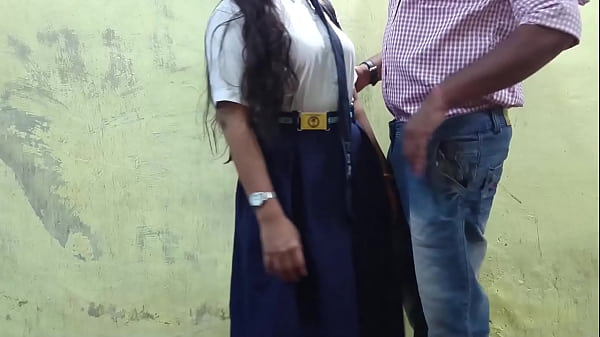 आशु कॉलेज में टाइम पर नही आहि तो सर ने आशु को चोद दिया हिंदी क्लियर ऑडियो 