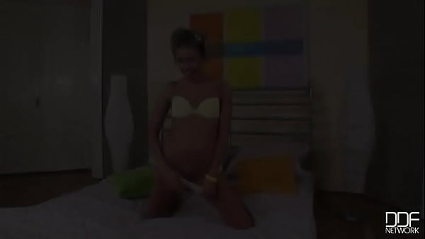 Nonton Cherry Recycles Her Juices! thumbnail