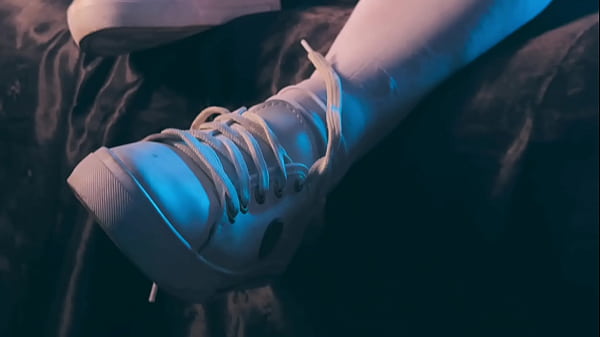 Nonton You Think You Can Resist The Smell Of My Dirty Nylons? thumbnail