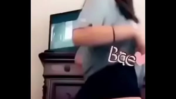 Latina slut throws ass for