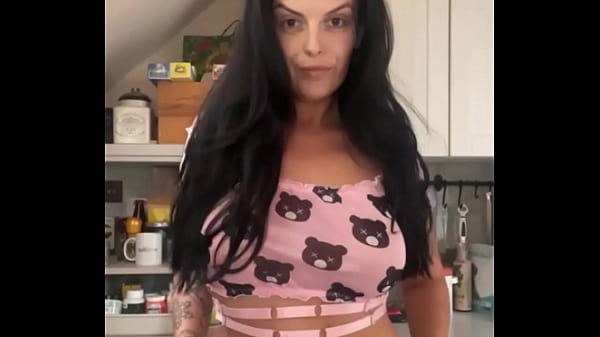 Nonton Lets Have Fun While Cooking thumbnail