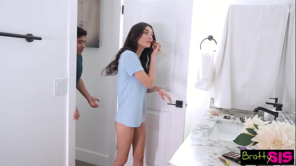 Nonton Sawyer Cassidy Begs Max "fuck Me Raw On The Counter And Creampie Your Bratty Stepsis" thumbnail