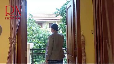 Nonton Naive Maid Falls For Boss Trick &ndash; &ldquo;portfolio Photos&rdquo; Setup. Scene 1 238 thumbnail