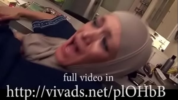Nonton Hijab Girl Fucking Destroy Pussy thumbnail