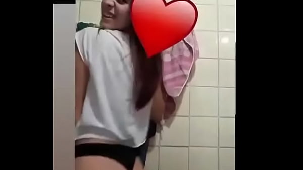 Rebotando mis nalgas 