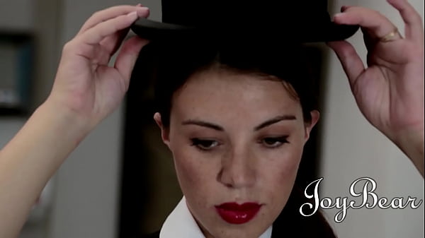 Tattooed Blonde Anna Darling Sucks Off Her Masseuse And Gets Her Pussy Filled With His Cock thumbnail