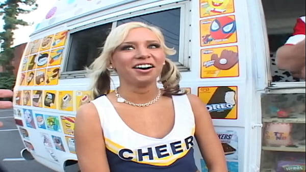 Nonton Kacey Jordan Bangs Her Mouth With Ice Cream Before Sex thumbnail