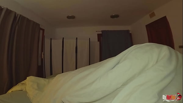 Nonton The Stepmother Mixed Up The Room And Came To Bed With Her Stepson, Where She Was Fucked By Mistake And Swallowed His Cum thumbnail