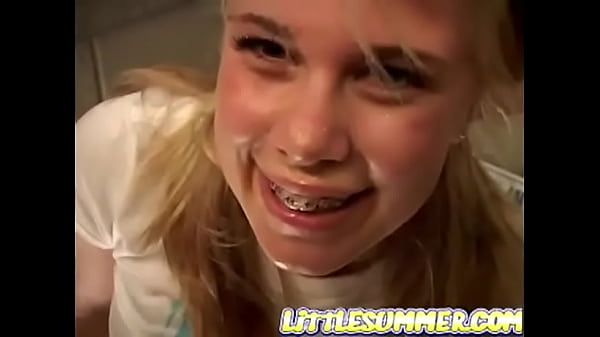 Nonton Little Summer Outdoors Skating thumbnail