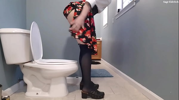 Church Girl Sage Eldritch Peeing #2 [voyeur] thumbnail