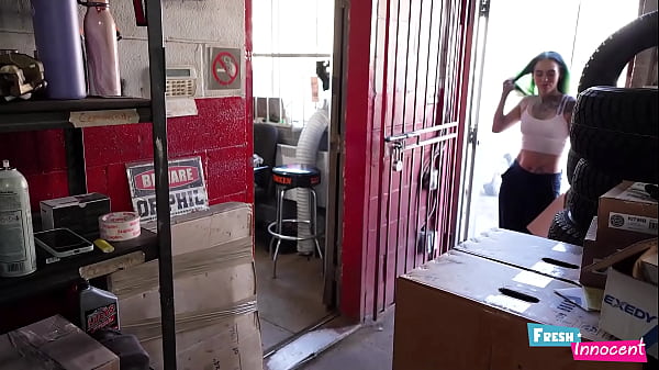 Nonton Fresh & Innocent - A Teen Babe Is Fucked Hard By Her Mechanic thumbnail